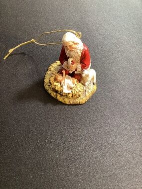 CHRISTMAS Kneeling Santa
